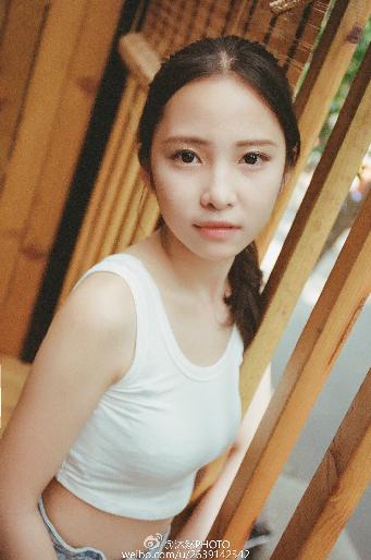 甲骨文最早是在哪种物品上发现的